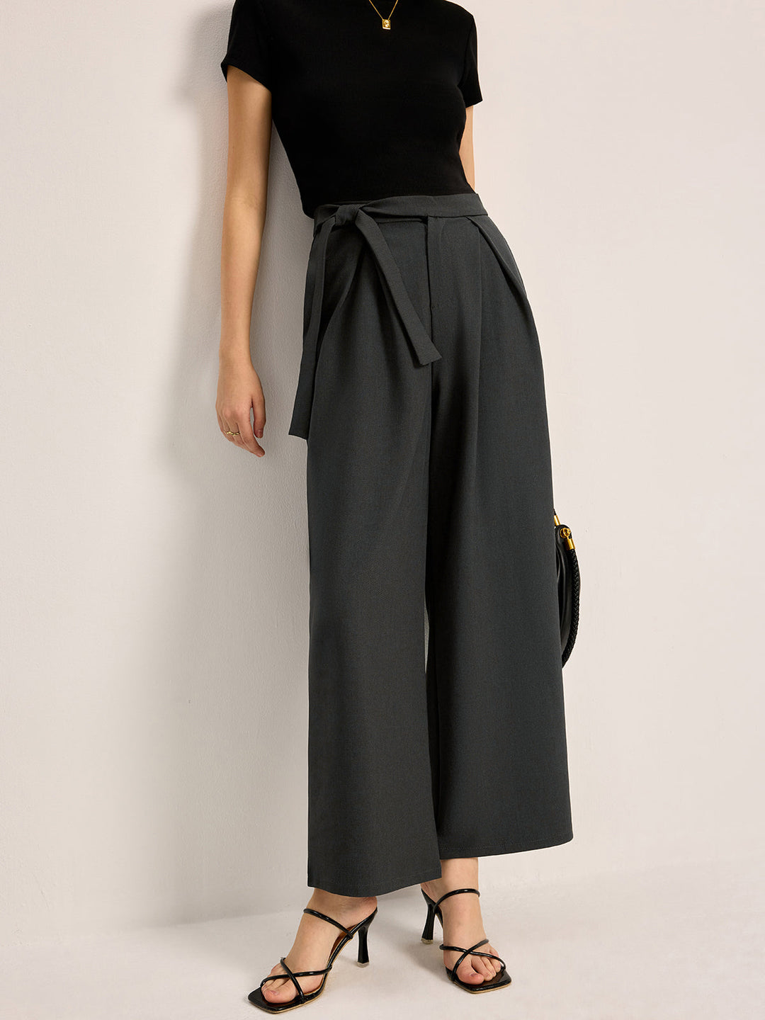 Pantalons à taille mi-haute avec ceinture et poches