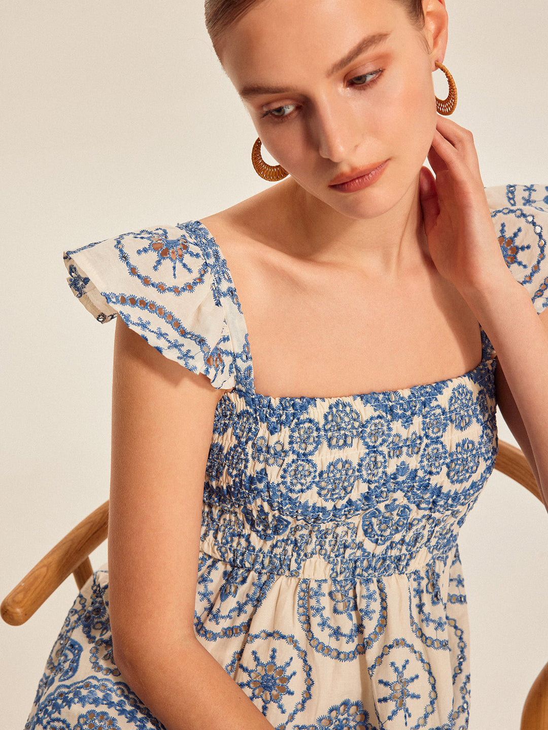 Robe Longue Bohème à Fleurs Semi-Transparente avec Découpe Arrière