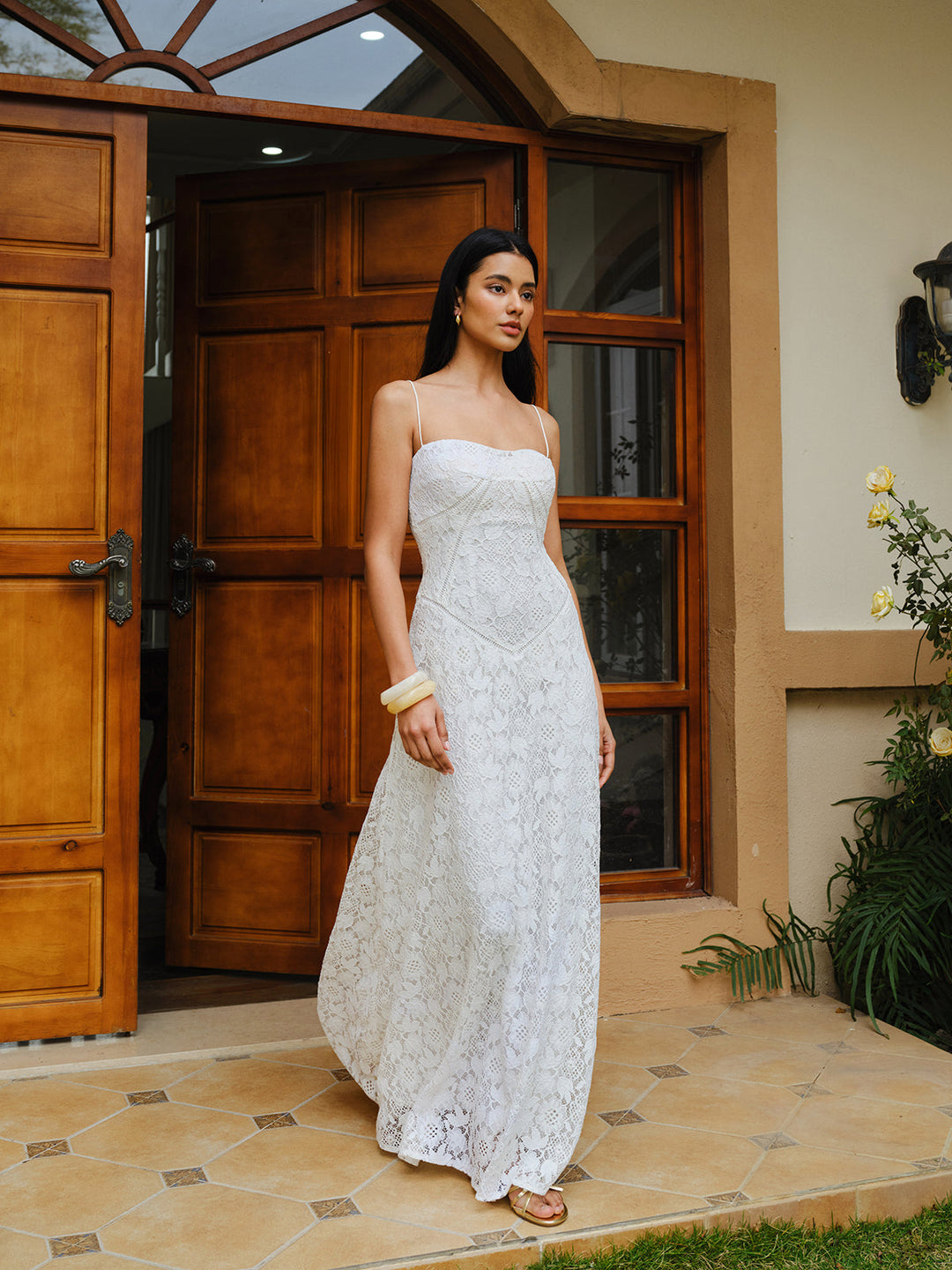 Robe à fines bretelles en dentelle