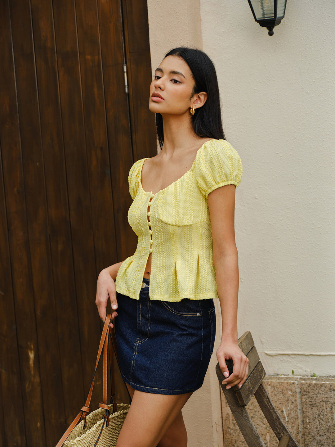Haut Peplum à Manches Bouffantes et Boutons Devant