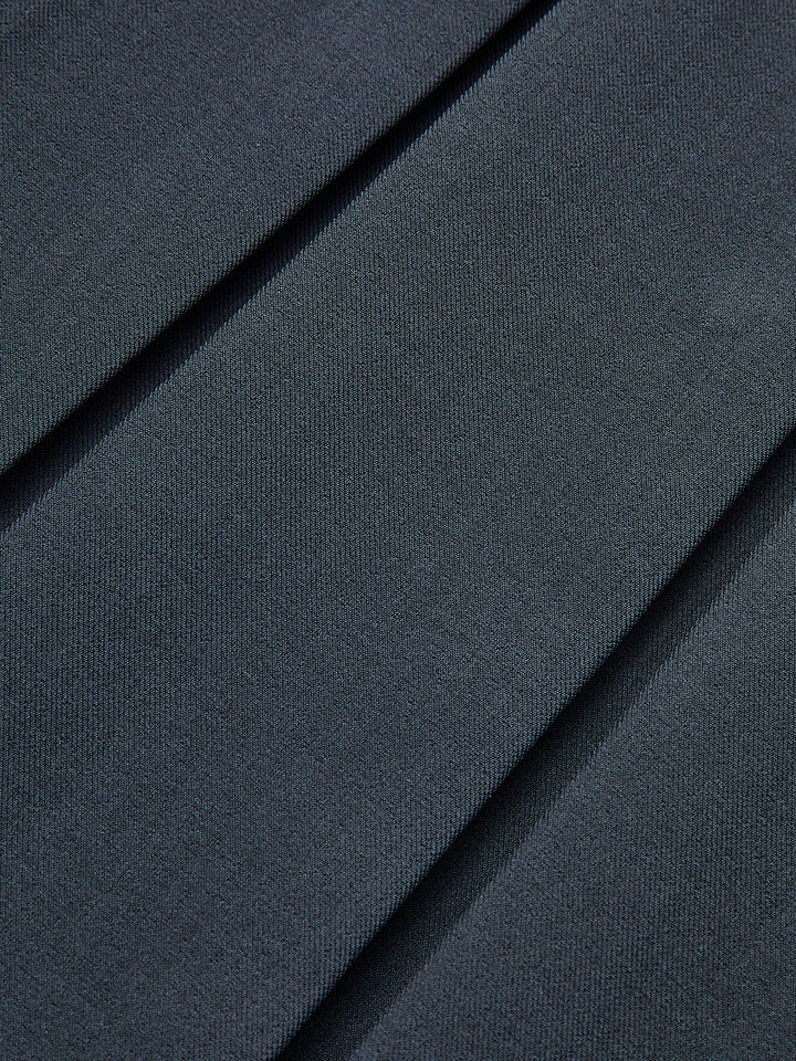 Robe à plis avec détail de col large