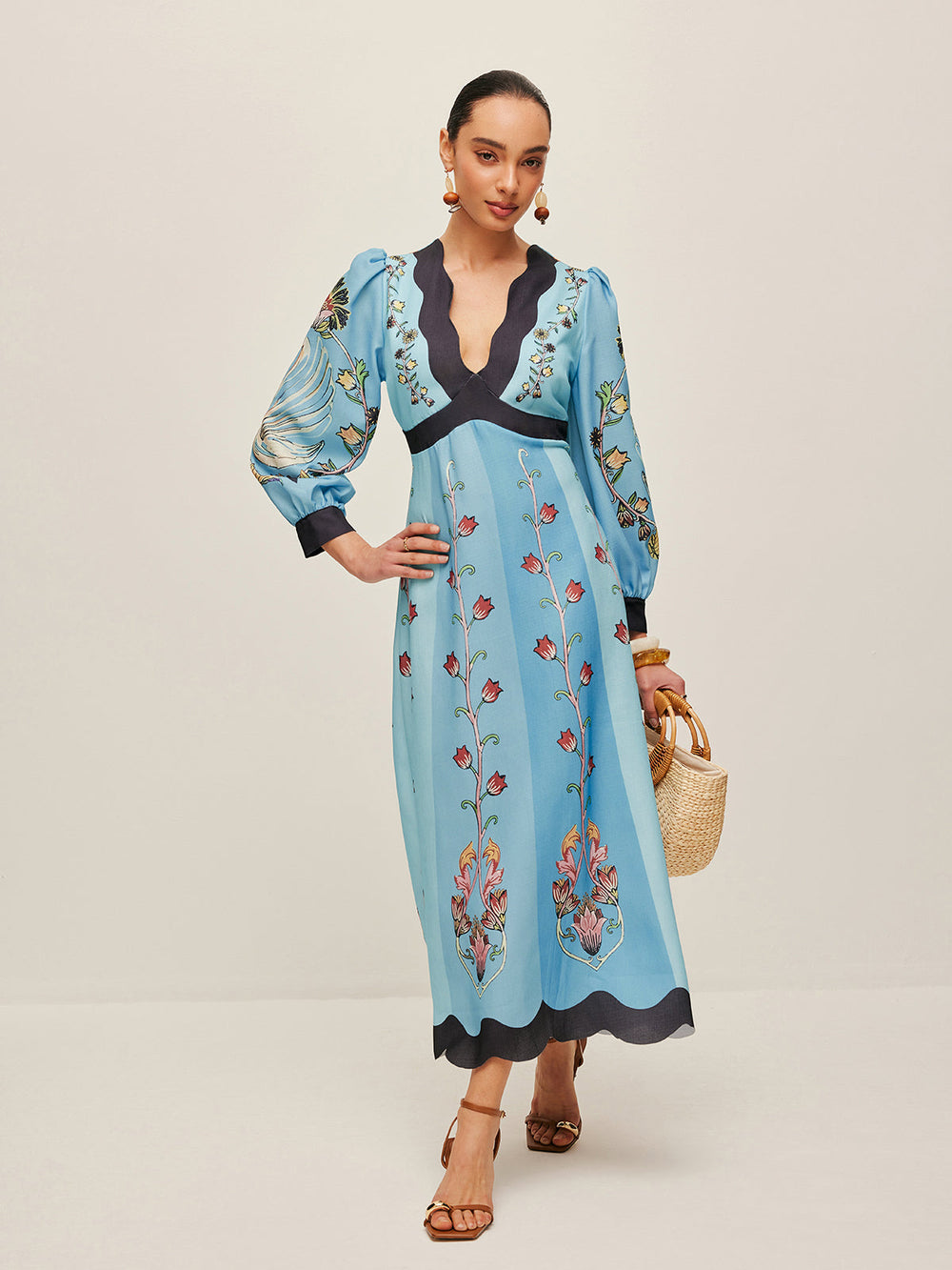 Robe Fleurie à Manches Bouffantes et Dos Nu