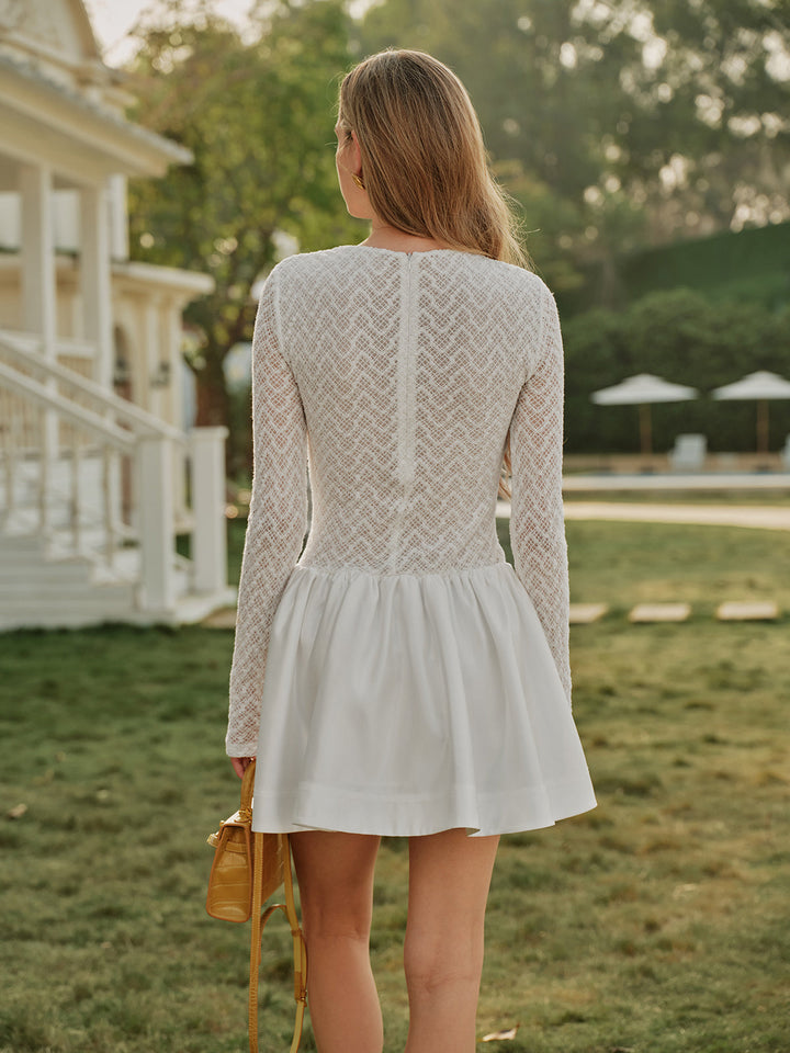 Robe Longue à Manches Longues en Satin avec Empiècement en Dentelle Semi-Transparente