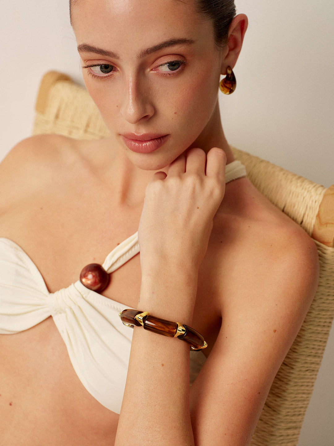 Bracelet jonc à maillons en résine