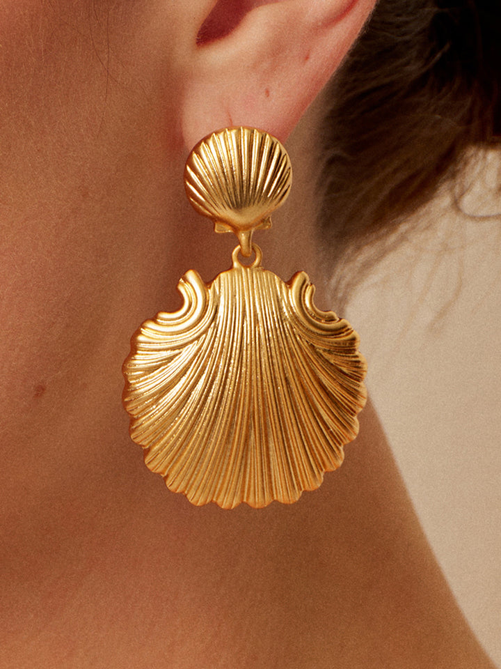 Boucles d'oreilles pendantes en coquillage doré