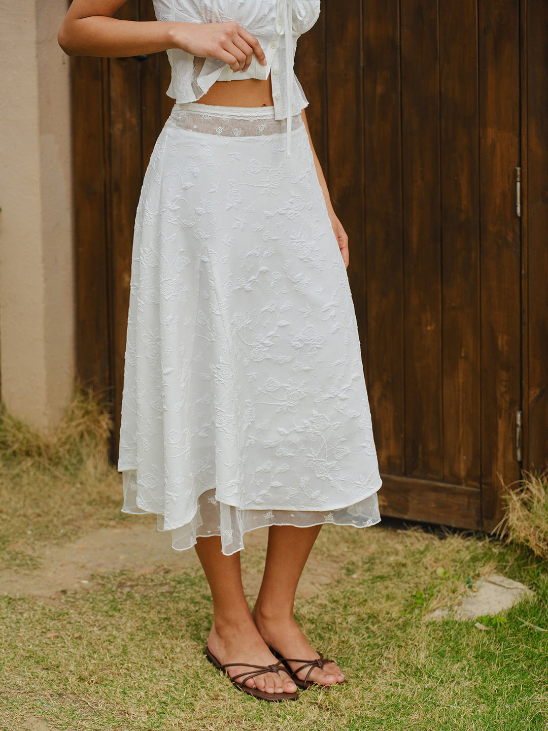 Ensemble haut court en dentelle à lacets avec jupe