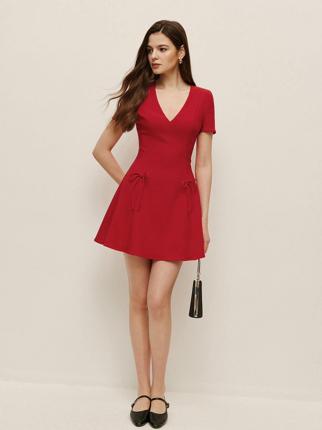 Robe à col en V avec nœud