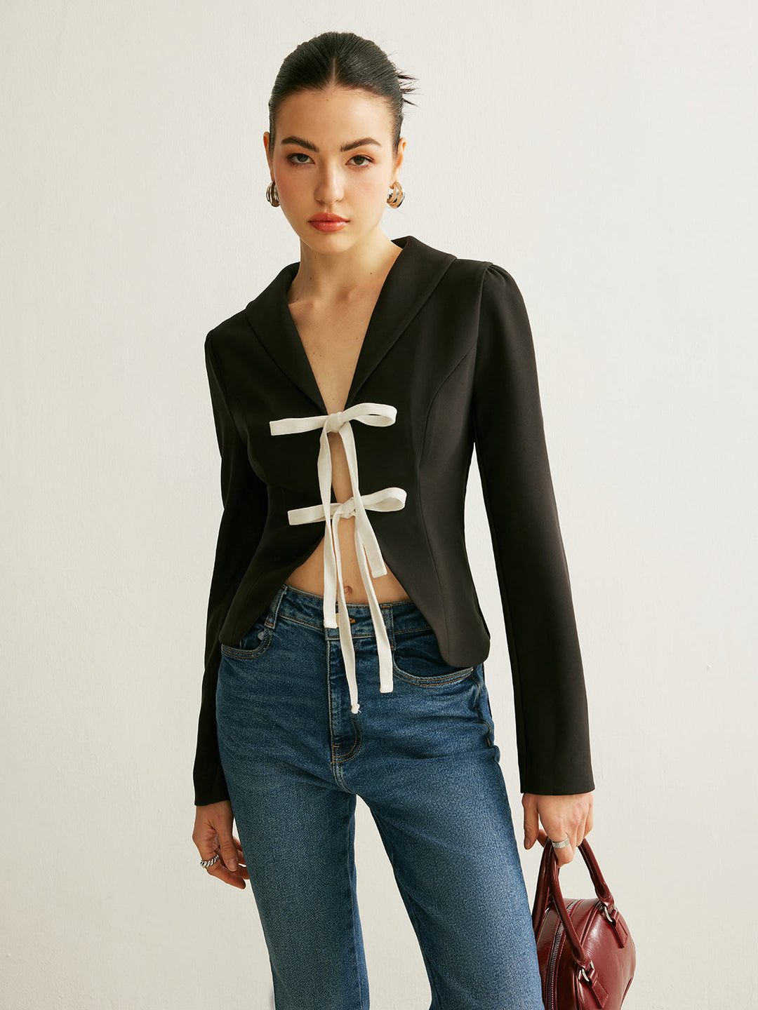 Blazer à col en V avec cravate