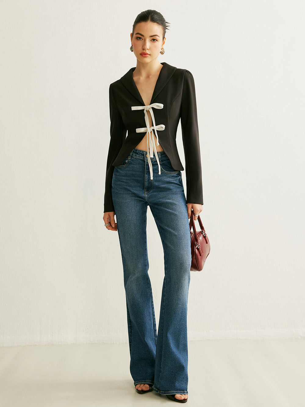 Blazer à col en V avec cravate