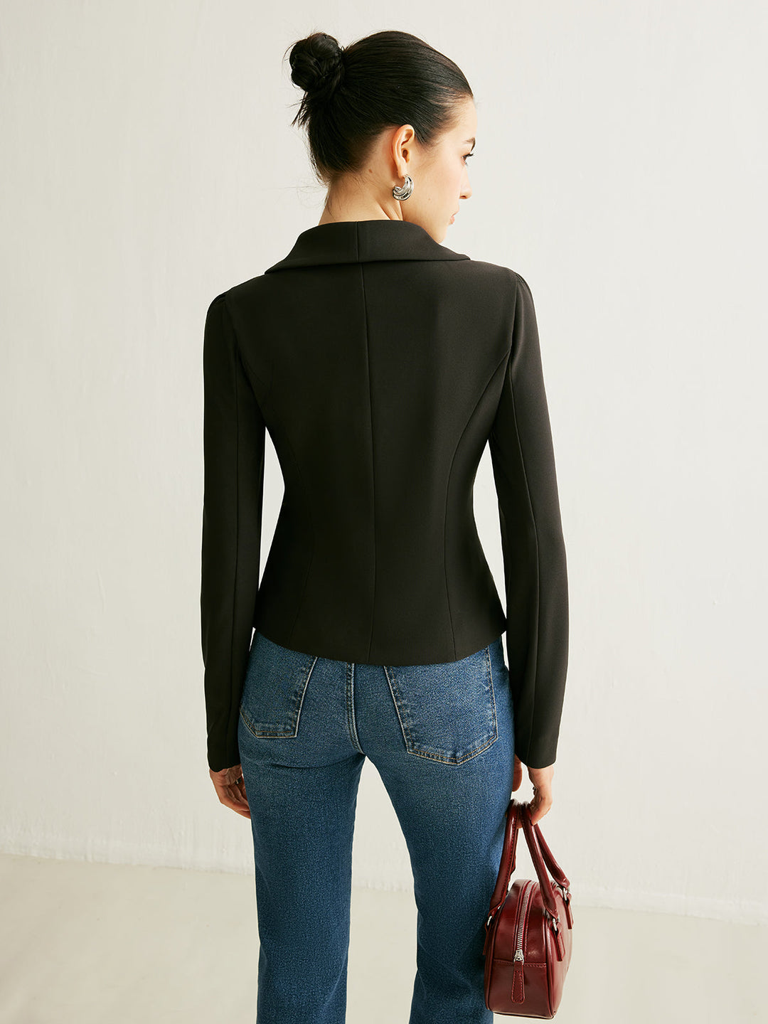 Blazer à col en V avec cravate
