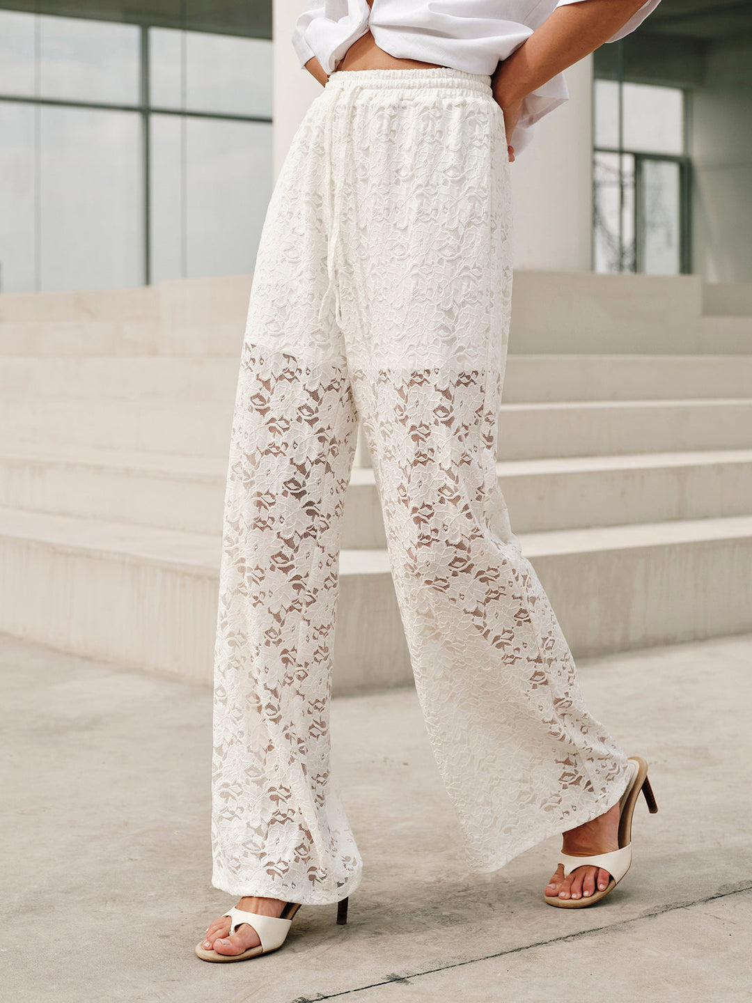 Pantalon à cordon de taille mi-haute en dentelle
