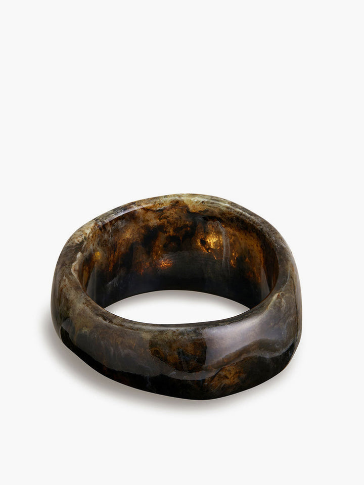 Bracelet en résine translucide d'inspiration vintage