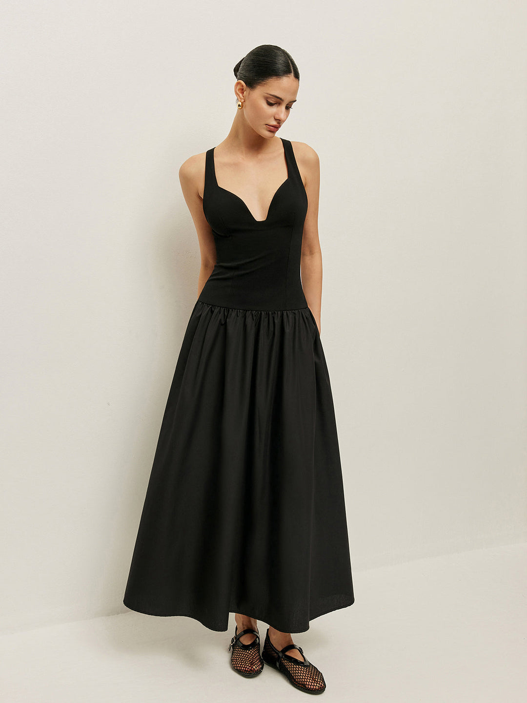Robe à dos croisé avec tissu contrastant