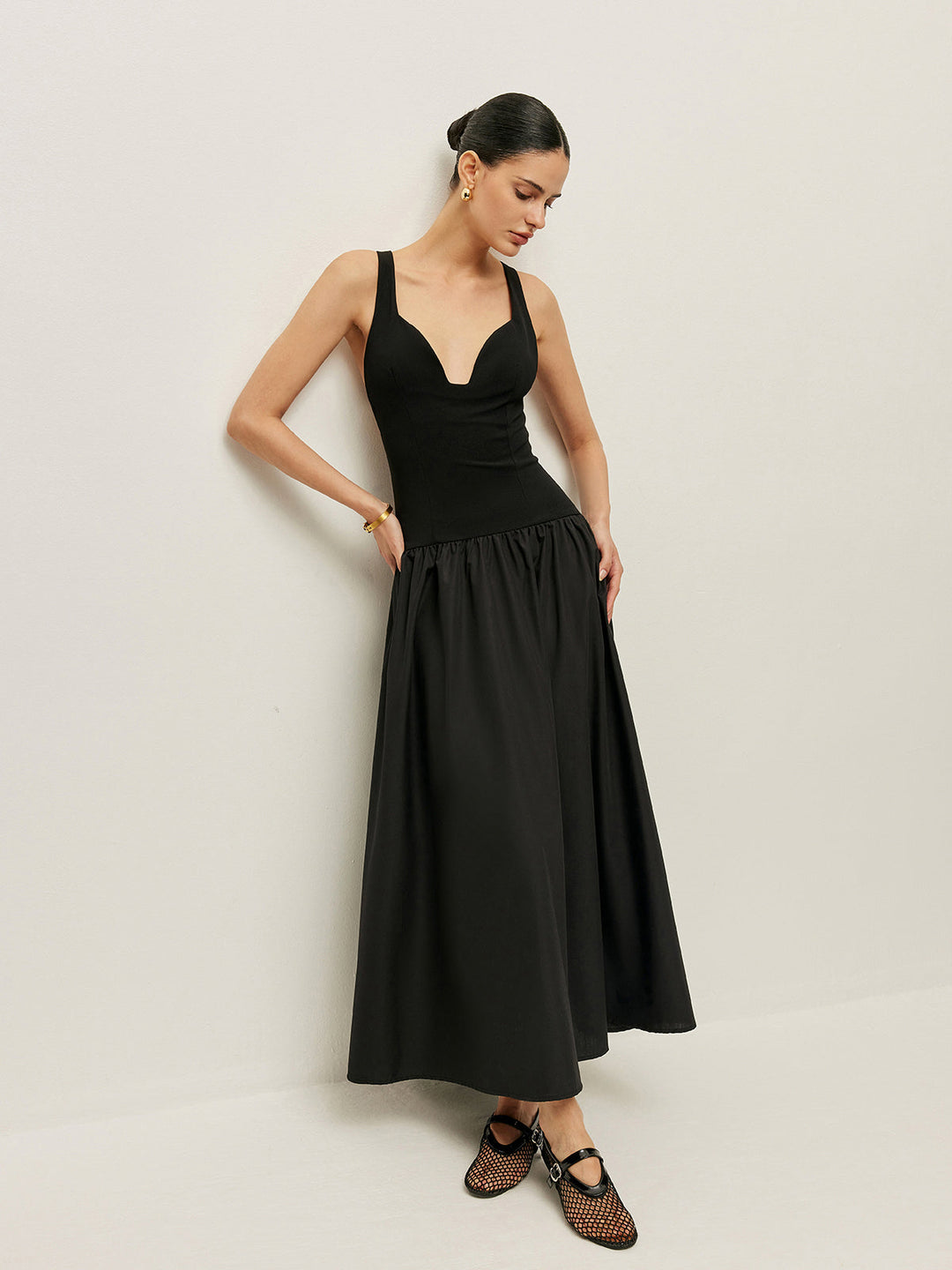 Robe à dos croisé avec tissu contrastant