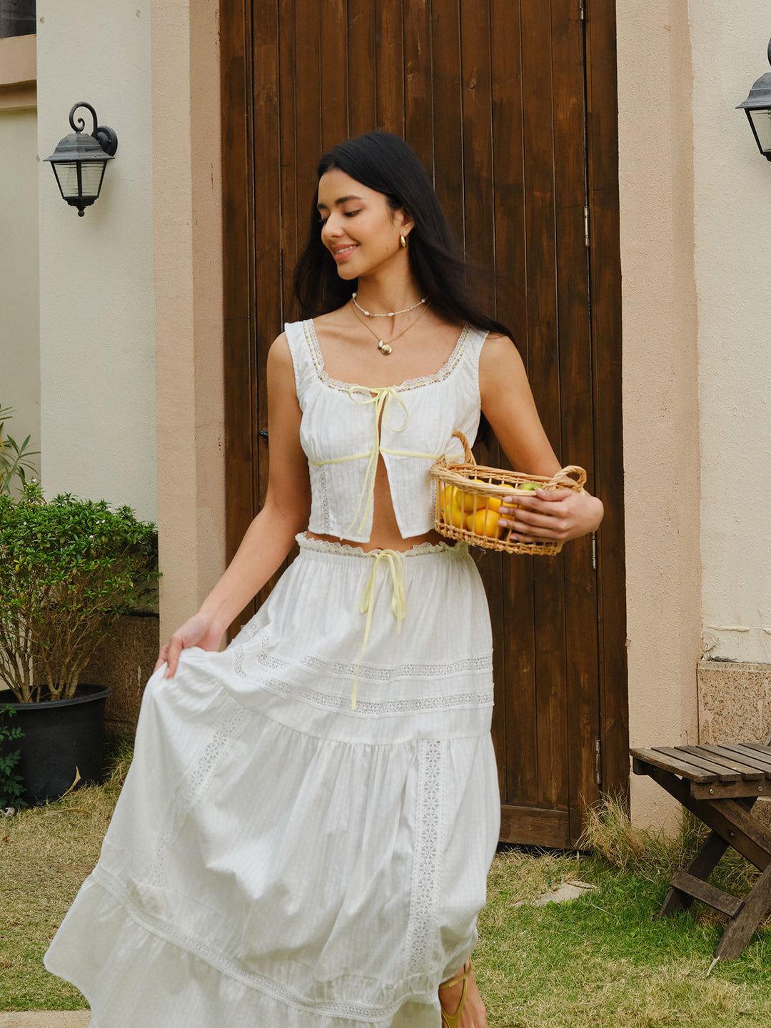 Ensemble Jupe à Dos Nu et Haut Court à Lacets
