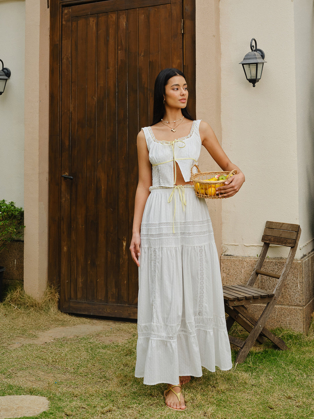 Ensemble Jupe à Dos Nu et Haut Court à Lacets