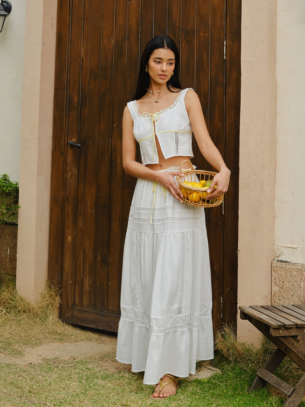 Ensemble Jupe à Dos Nu et Haut Court à Lacets
