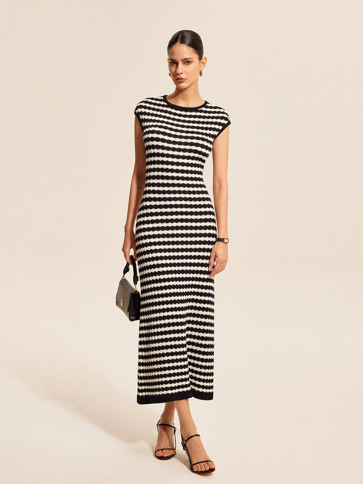 Robe Longue Tricotée à Manches Courtes Rayée