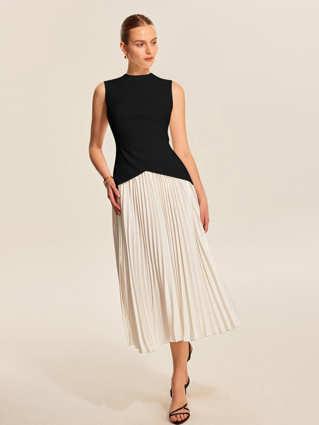 Robe Sans Manches Plissée