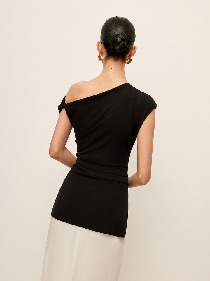 Blouse à col asymétrique et fente