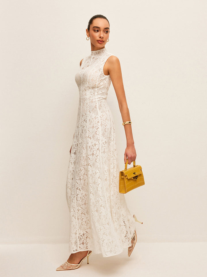 Robe en dentelle semi-transparente