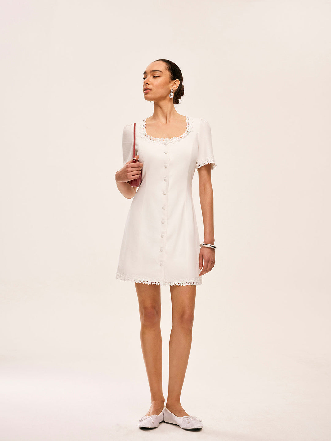 Robe Boutonnée en Coton et Lin à Bordure en Dentelle