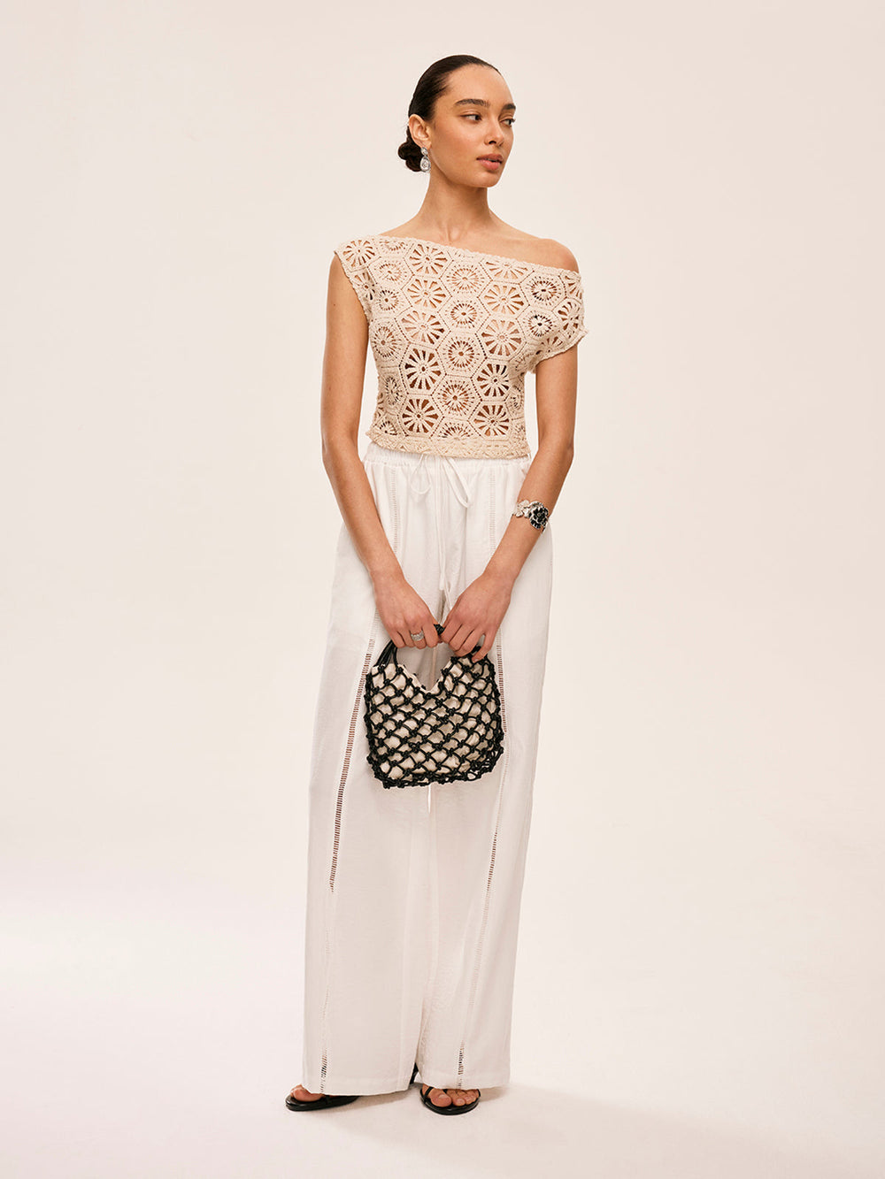 Haut en Crochet Asymétrique Semi-Transparent Décolleté Bardot