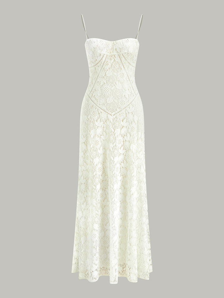 Robe à fines bretelles en dentelle