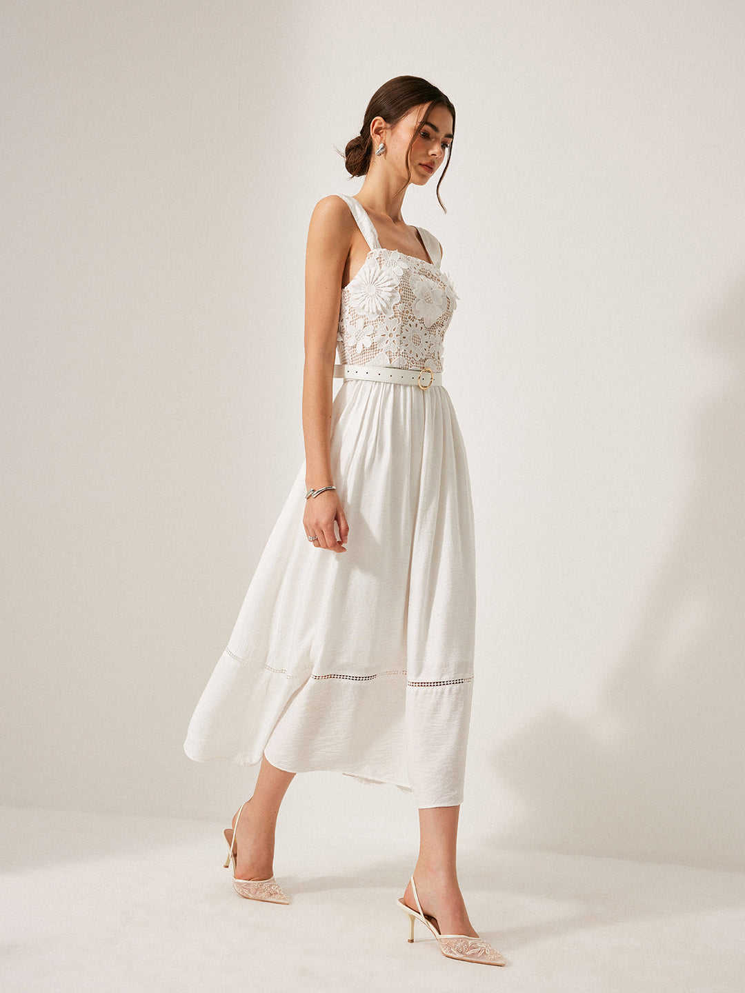 Robe Ceinture en Coton Fleuri et Dentelle