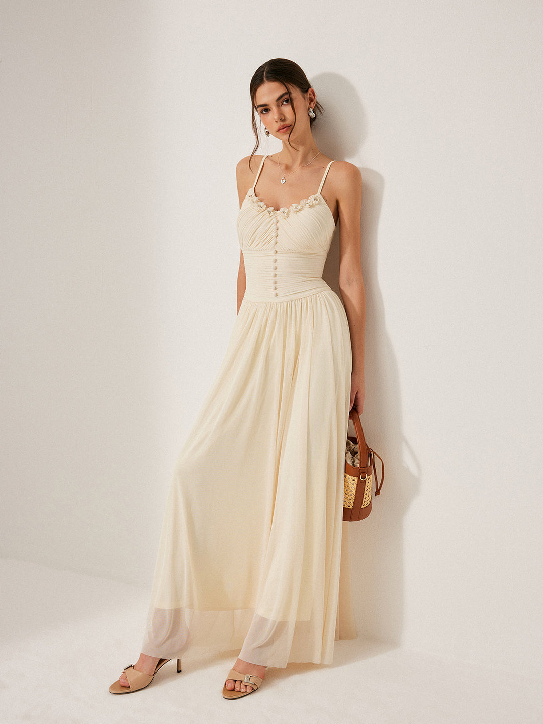 Robe à col en cœur en résille à panneaux