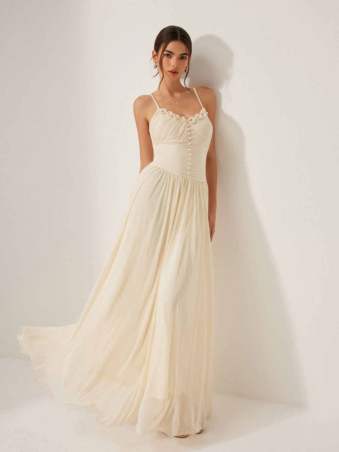 Robe à col en cœur en résille à panneaux