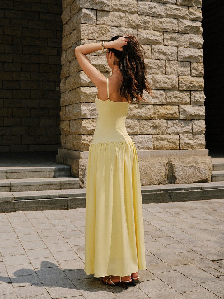 Robe pull en maille à ourlet plissé