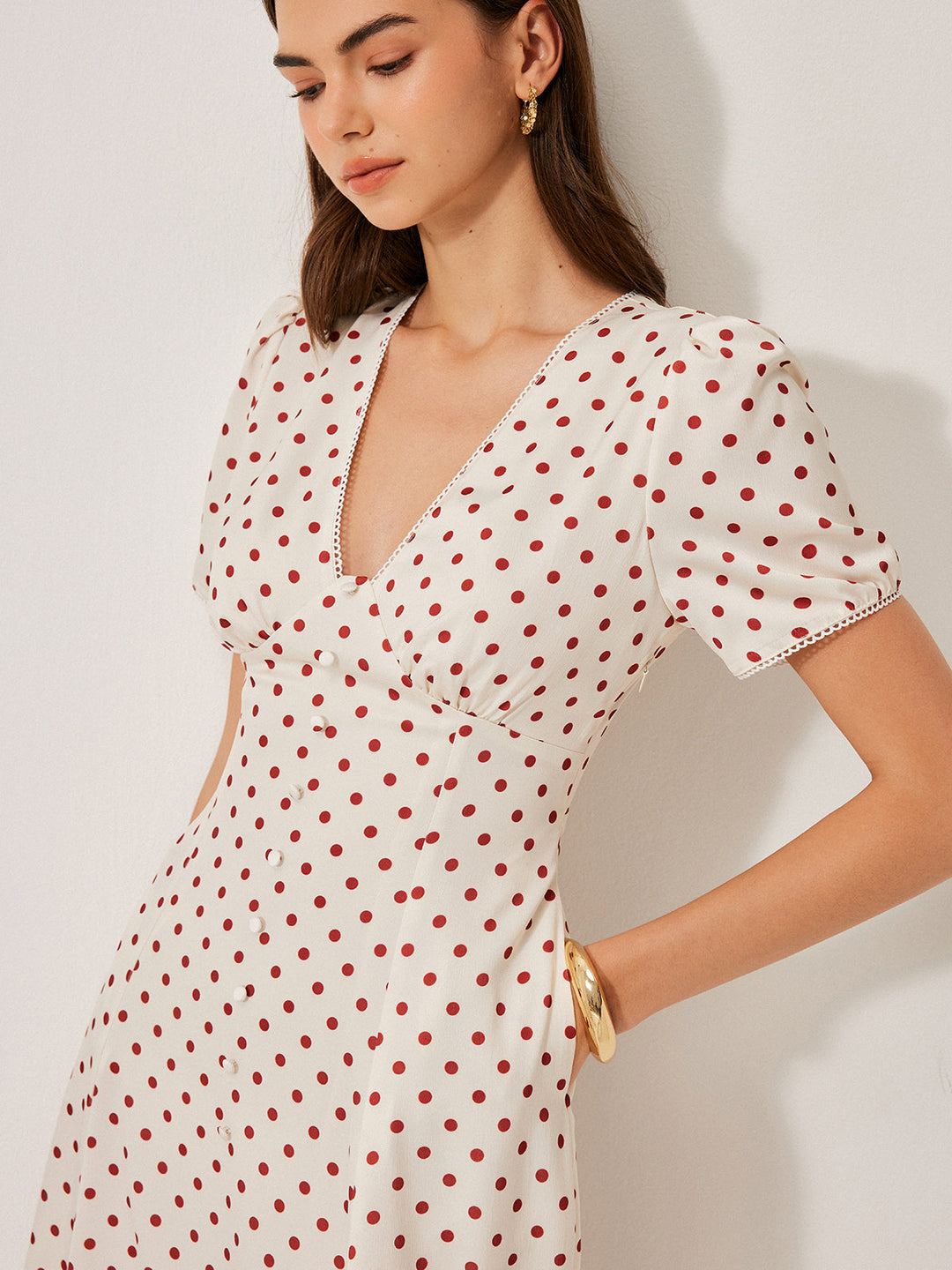 Robe à pois avec manches bouffantes