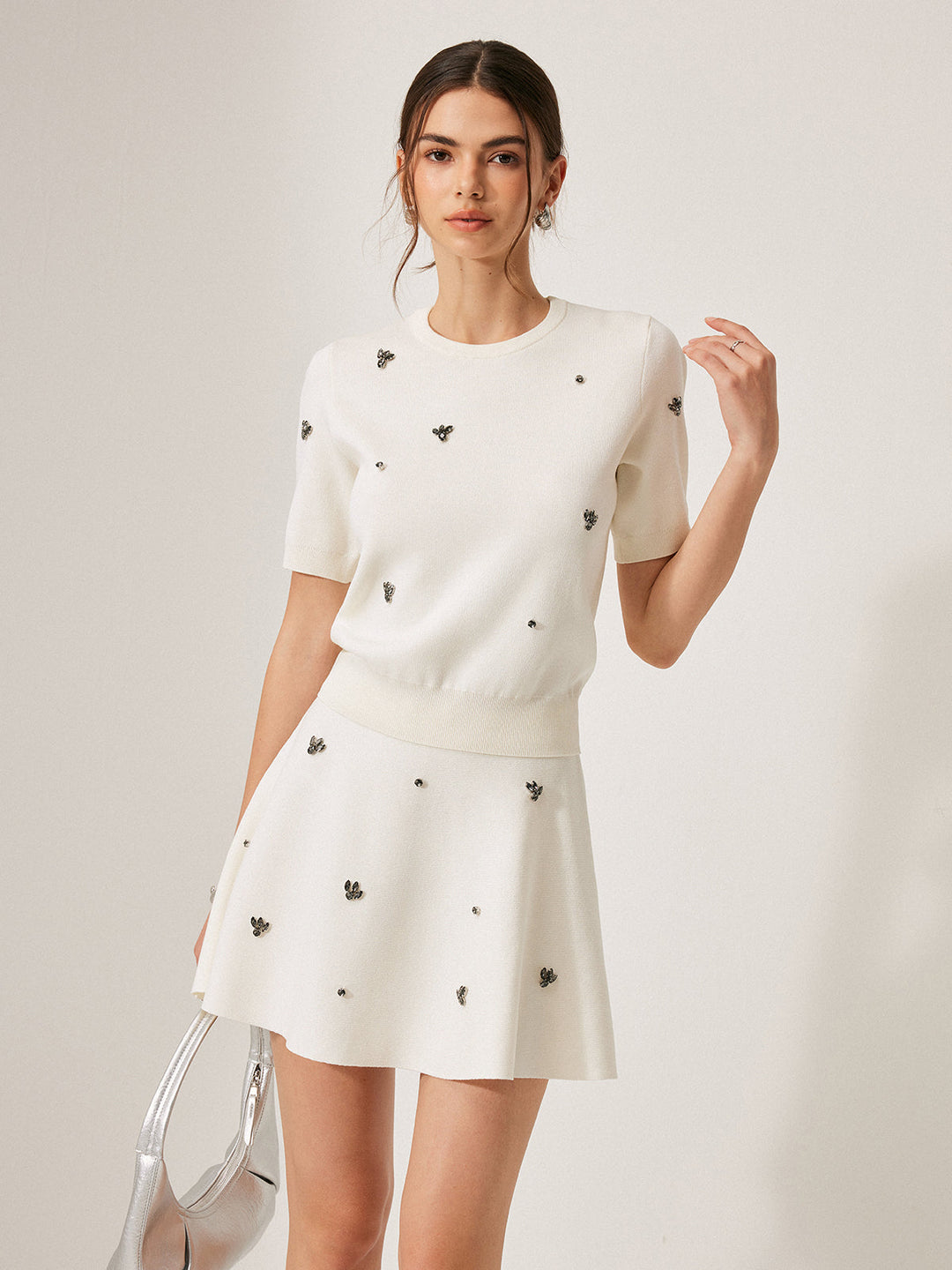 Pull à Manches Courtes avec Détails Métalliques Uni