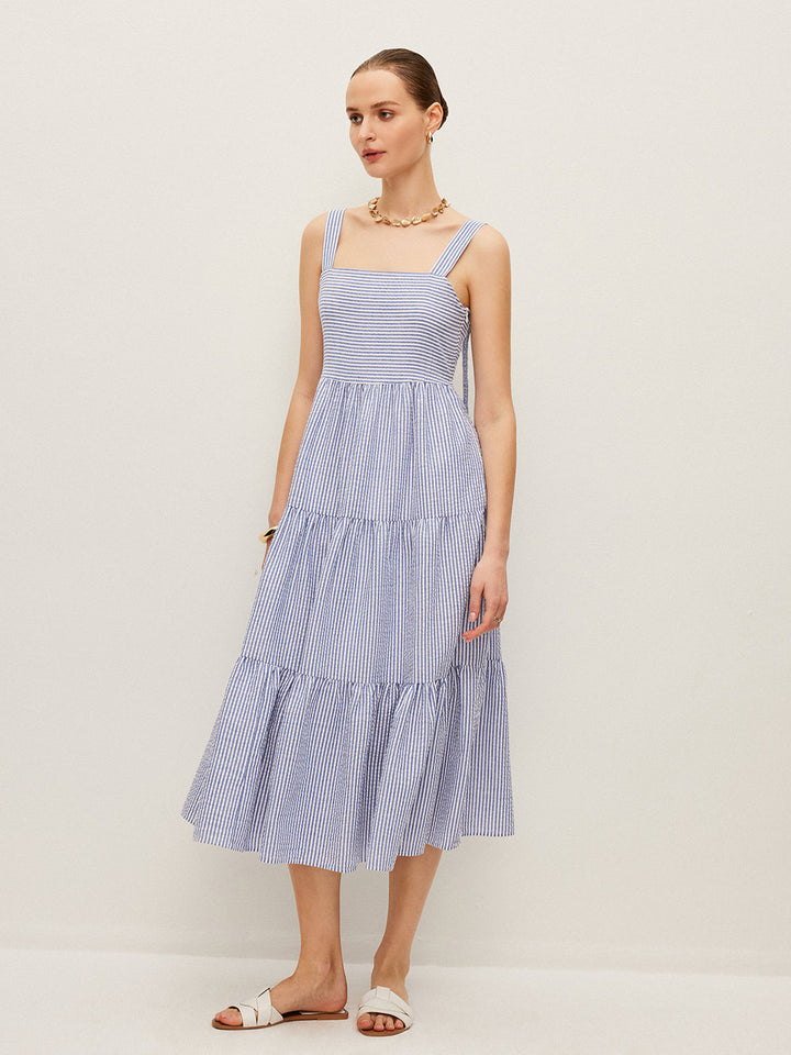 Robe sans manches à rayures et détails boutonnés