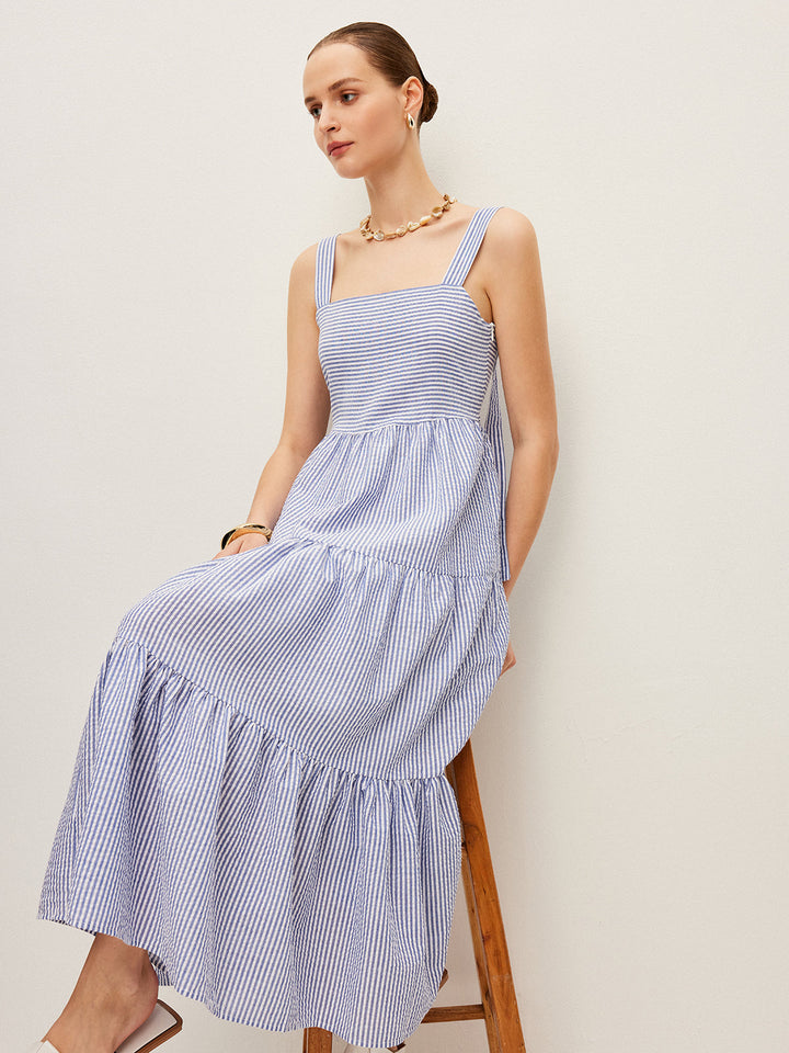 Robe sans manches à rayures et détails boutonnés
