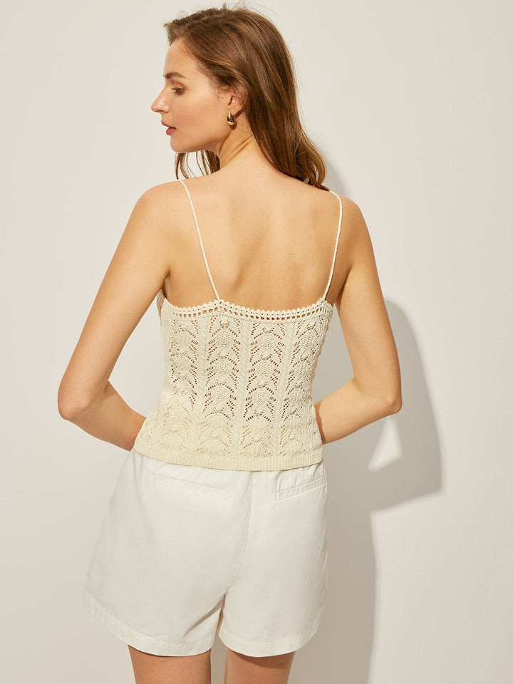 Gilet en maille crochetée avec bouton décoratif