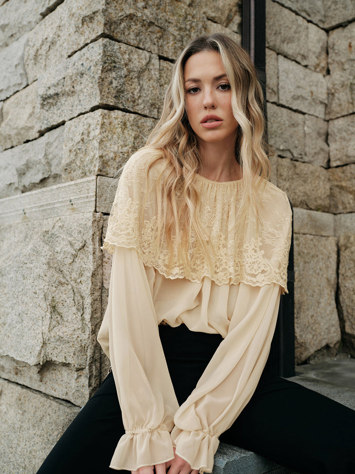 Blouse Semi-Transparente en Dentelle et Mousseline
