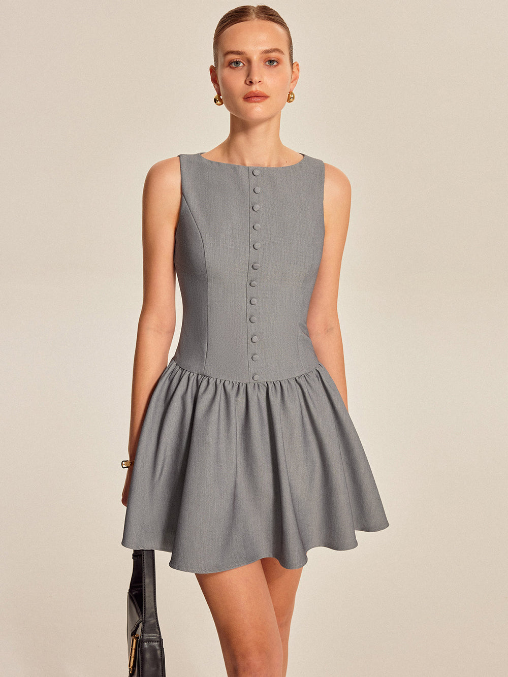 Robe Sans Manches à Boutons Plissés