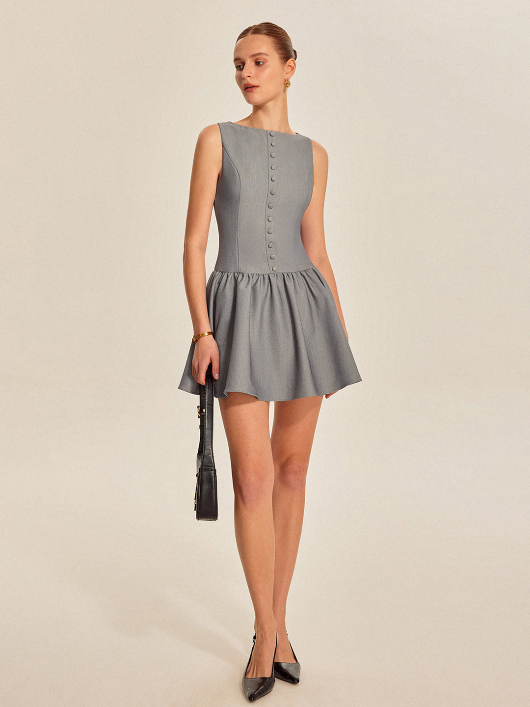 Robe Sans Manches à Boutons Plissés