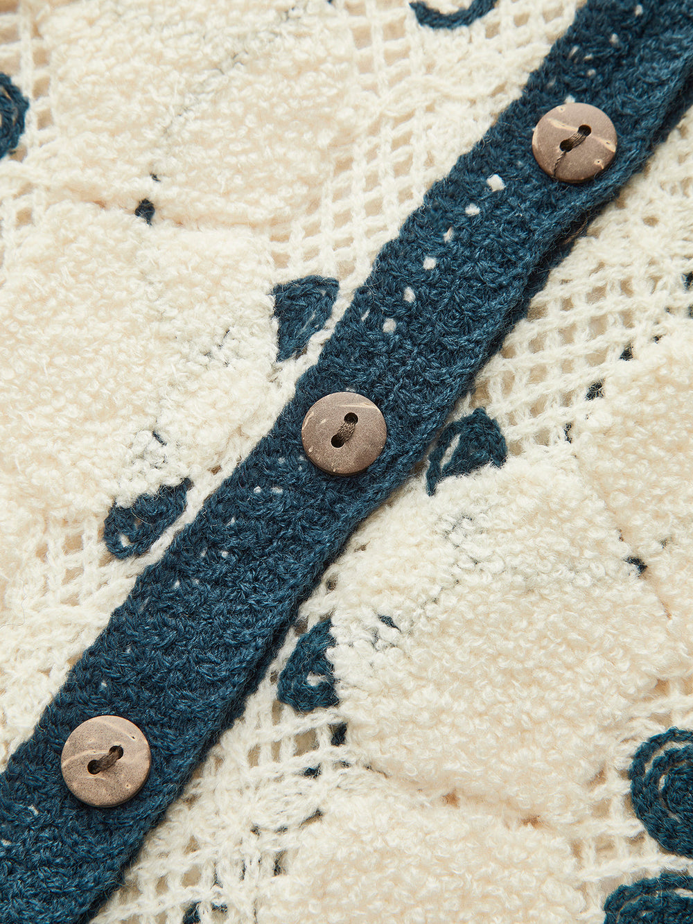 Gilet en crochet brodé