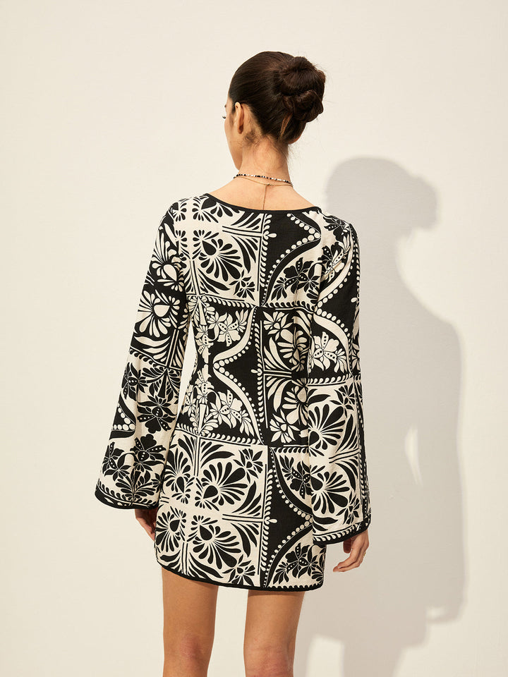 Robe à manches cloche à nouer imprimée