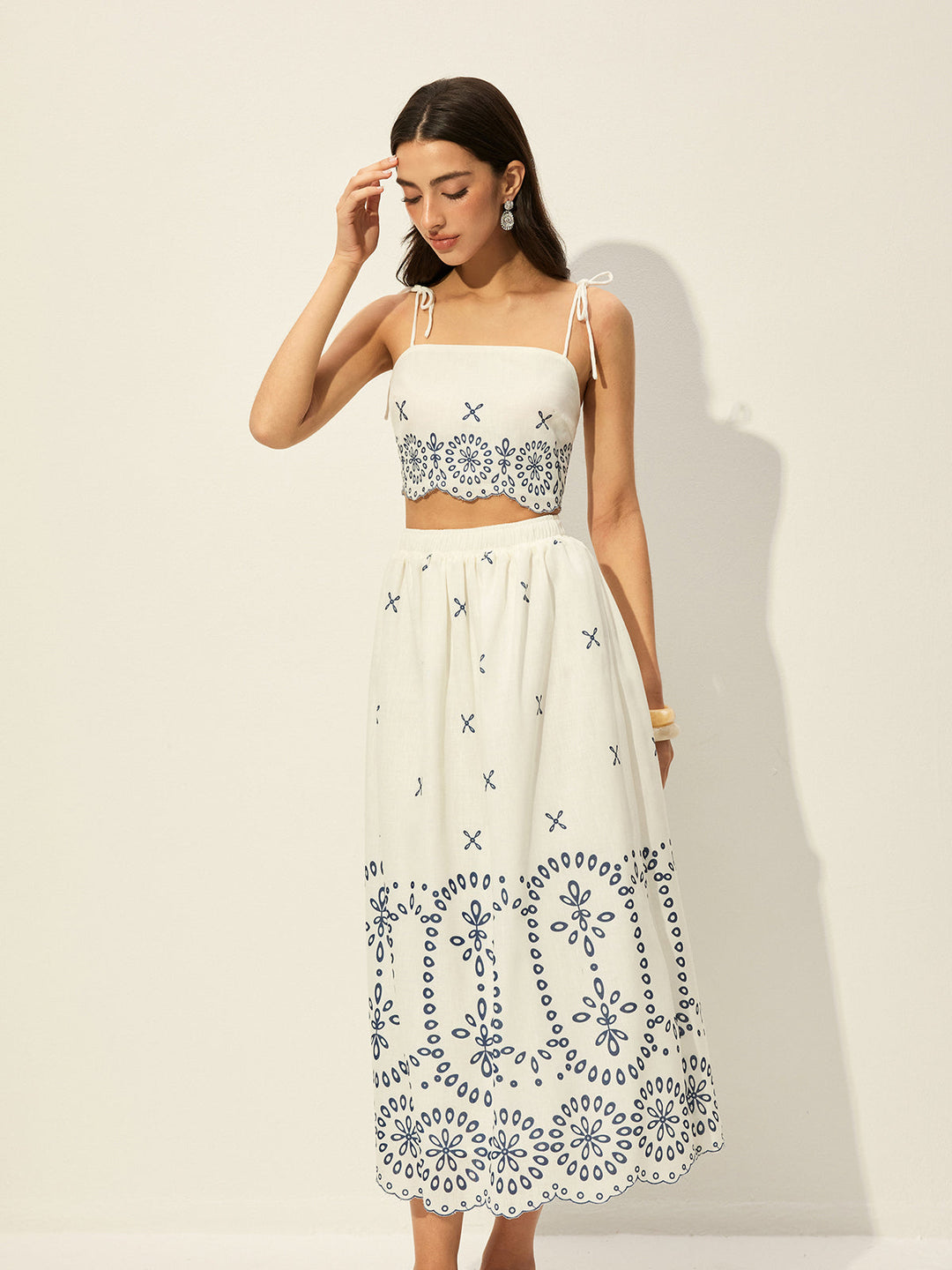 Ensemble jupe et haut court brodé