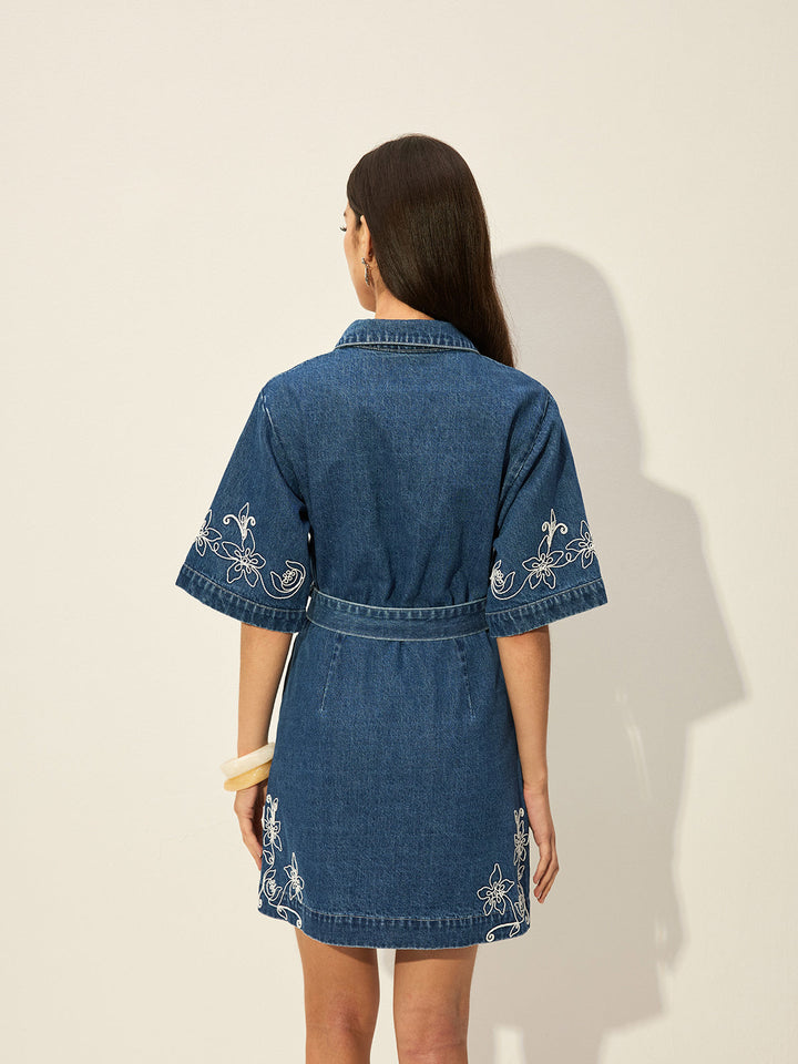 Robe Chemise En Jean Brodé Avec Ceinture