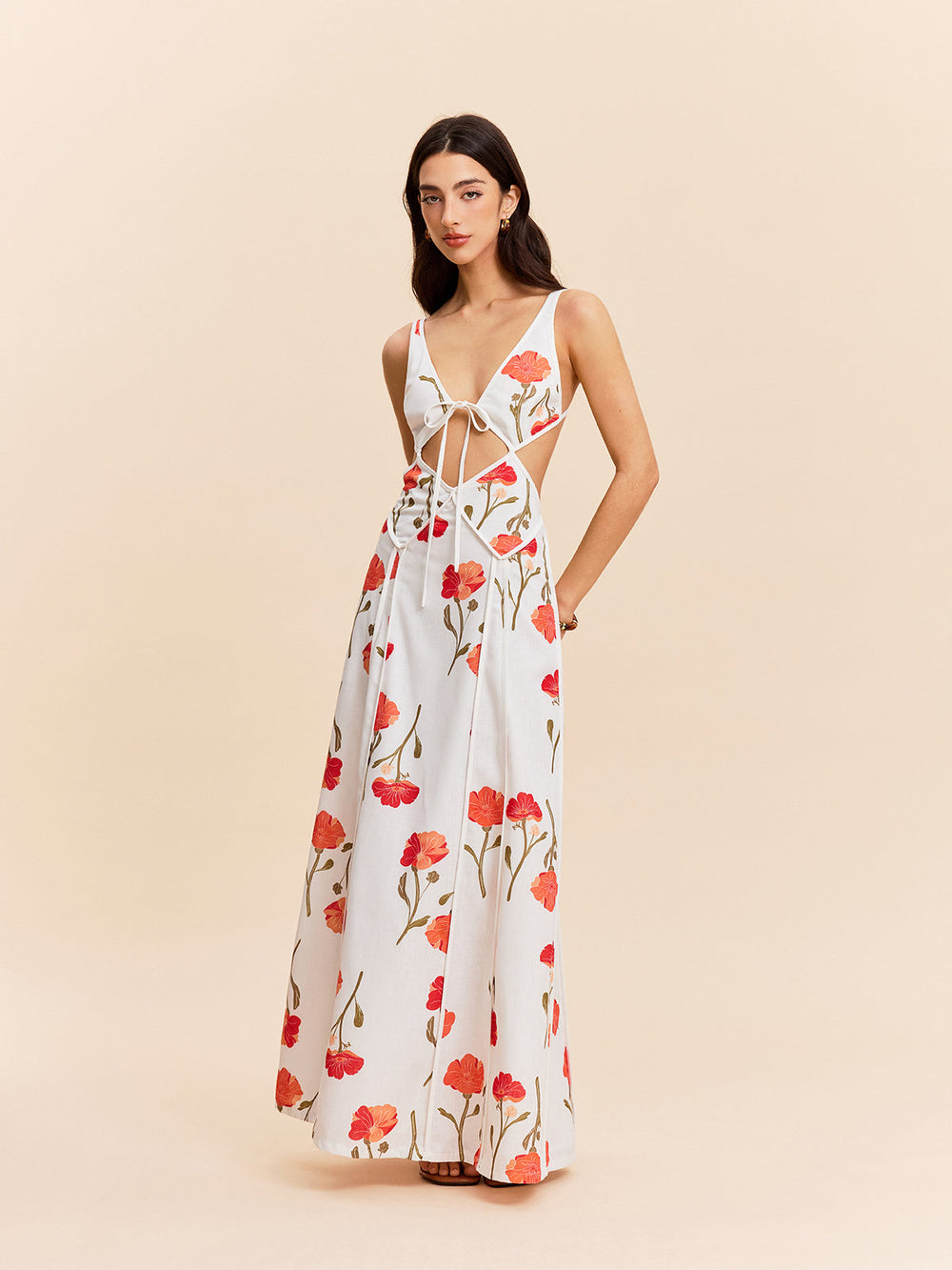 Robe à découpes florales à nouer dans le dos