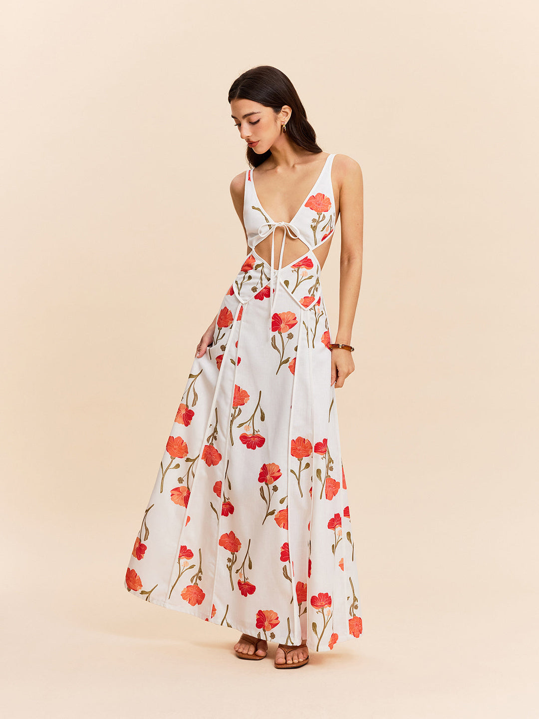 Robe à découpes florales à nouer dans le dos