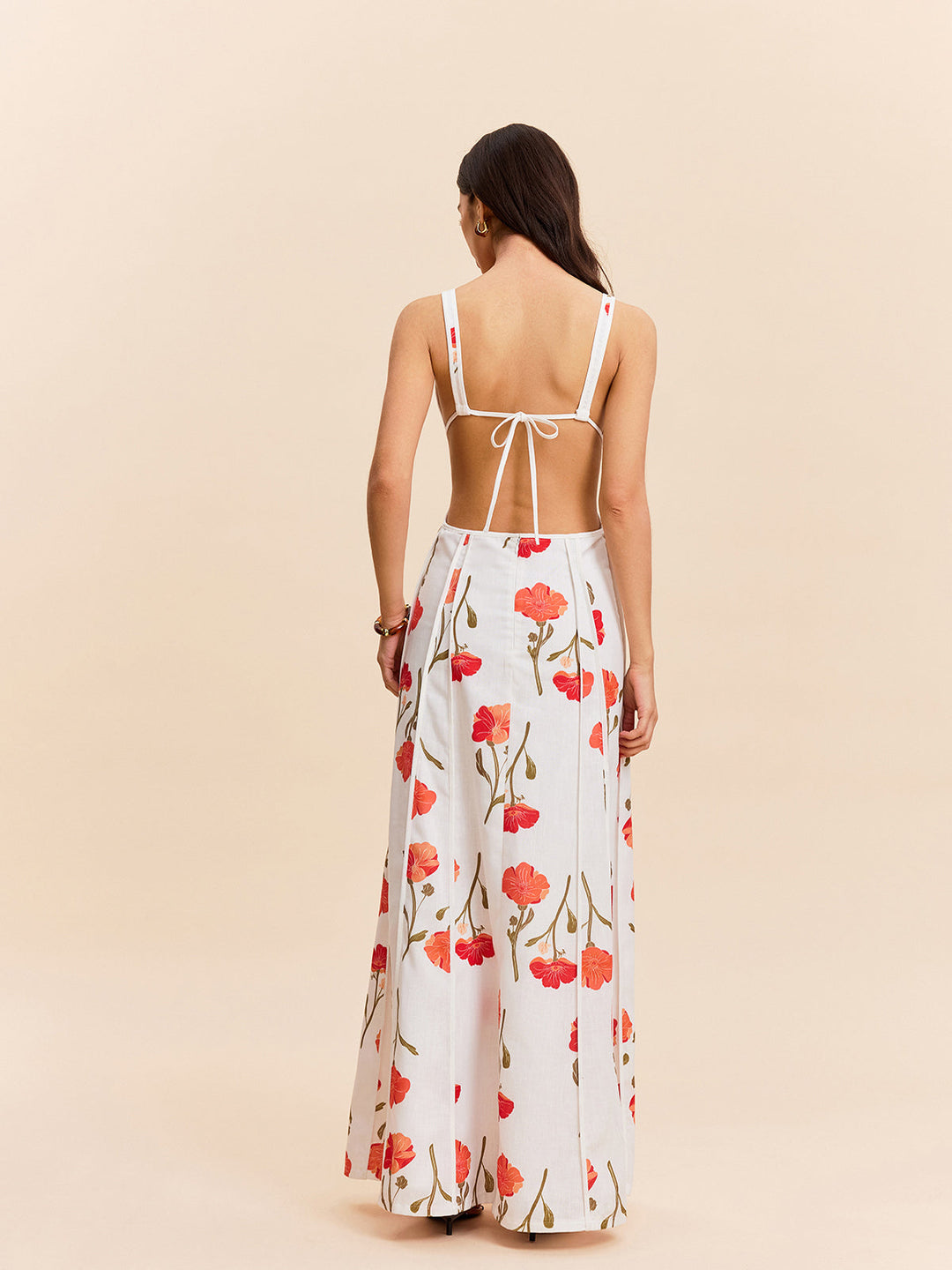 Robe à découpes florales à nouer dans le dos