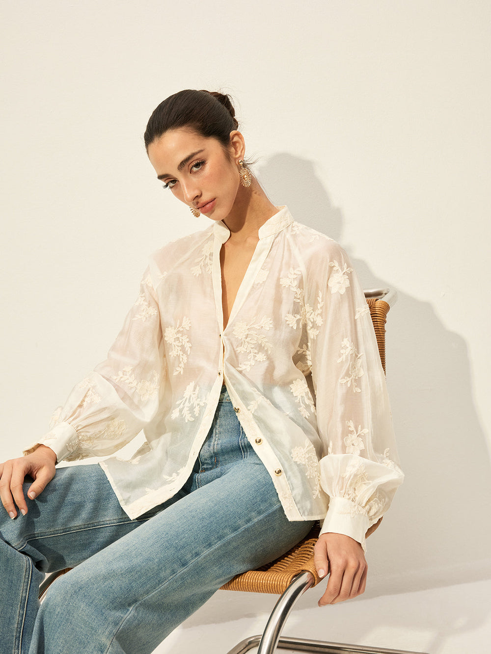 Blouse Boutonnée Semi-Transparente Brodé