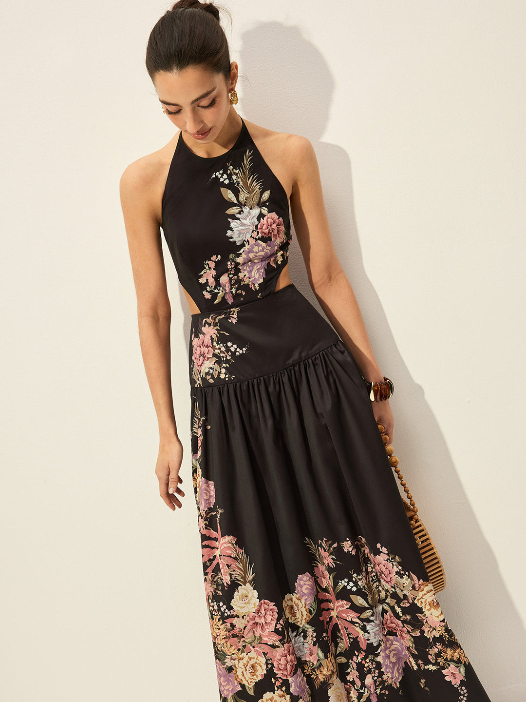 Robe Longue à Fleurs avec Décolleté Maintenu et Découpe