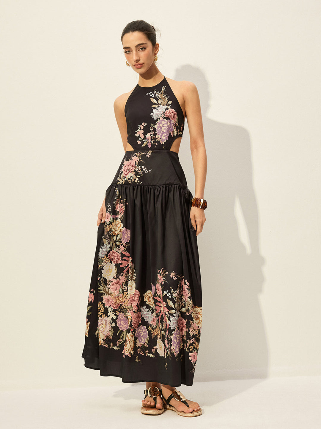 Robe Longue à Fleurs avec Décolleté Maintenu et Découpe